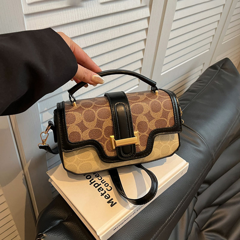 ライトラグジュアリーなニッチデザイン、コントラストカラーのサ - Interior Design High End のレビューと価格